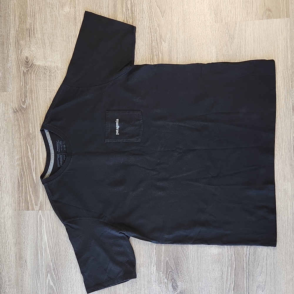 Patagonia Men's Line Logo Ridge Pocket Responsibili Tee Size L